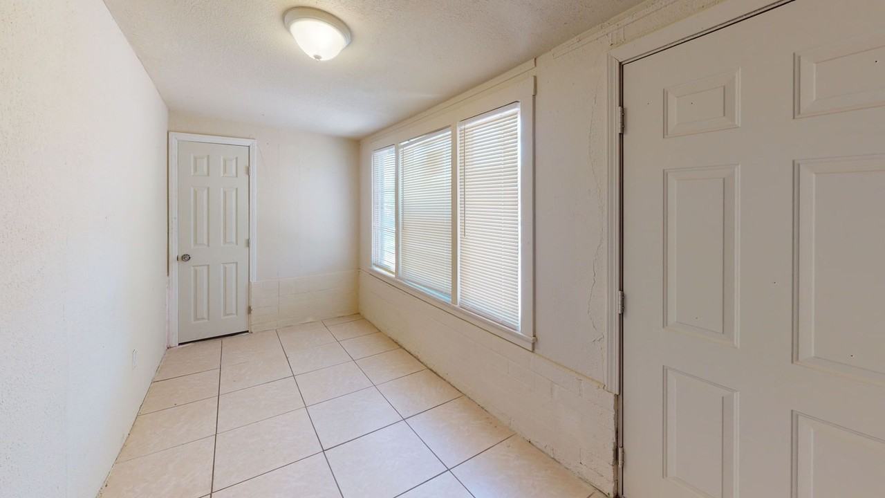 924 N Alessandro St - Photo 5 of 11