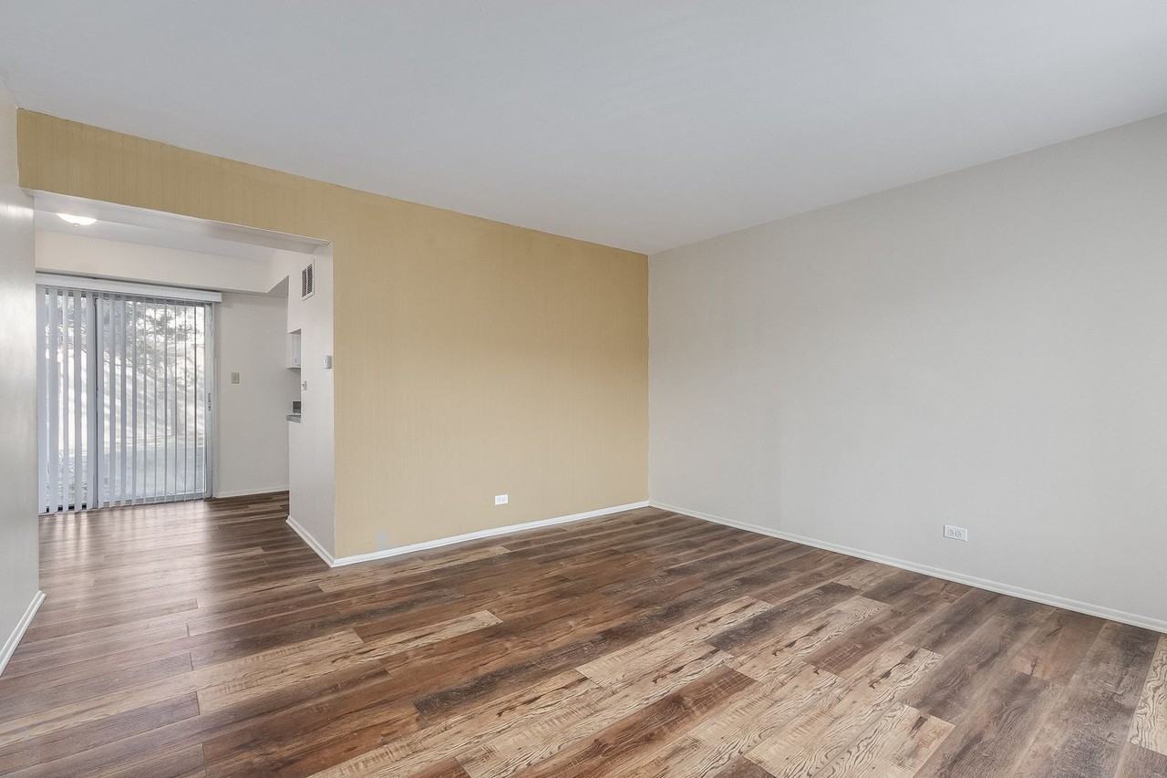 1103 Euclid Ln - Photo 3 of 16