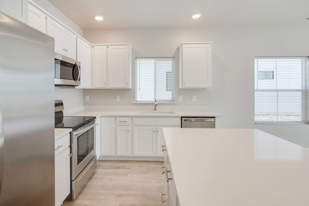 335 S Riggs Spring Ave - Photo 3 of 21