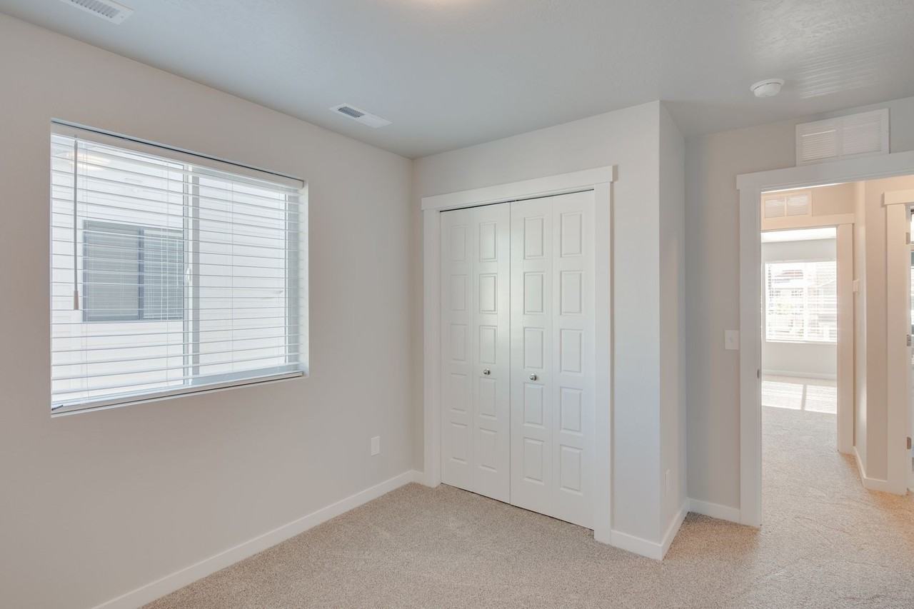 335 S Riggs Spring Ave - Photo 2 of 21