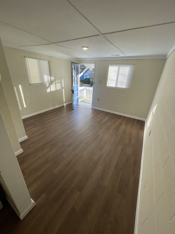 1104 Spaulding St - Photo 7 of 9