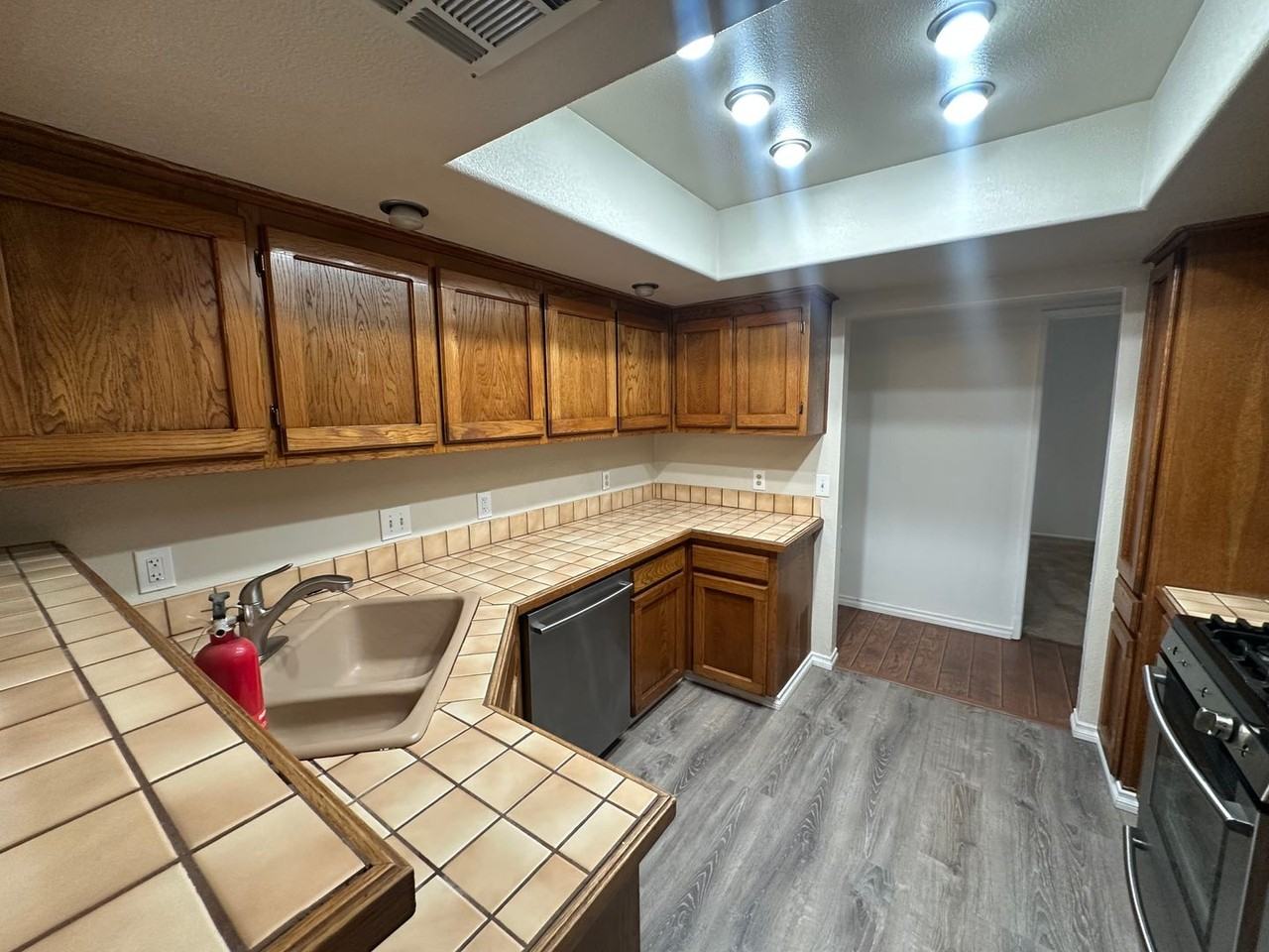 401 Tepatitlan Ct - Photo 5 of 24
