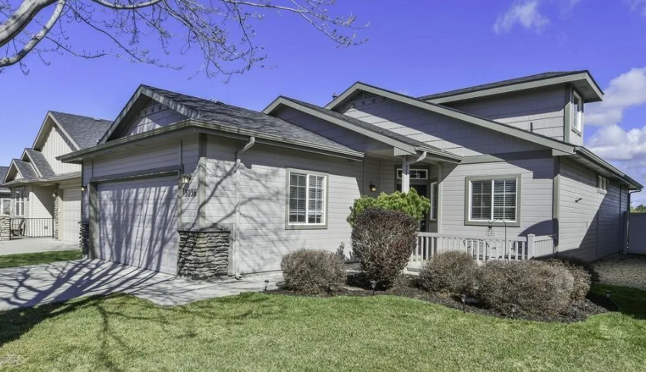 3036 W Sheryl Dr - Photo 2 of 50