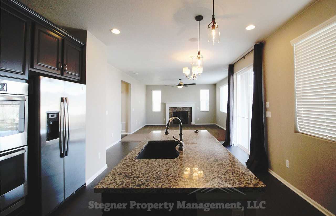 1108 103rd Ave - Photo 7 of 24