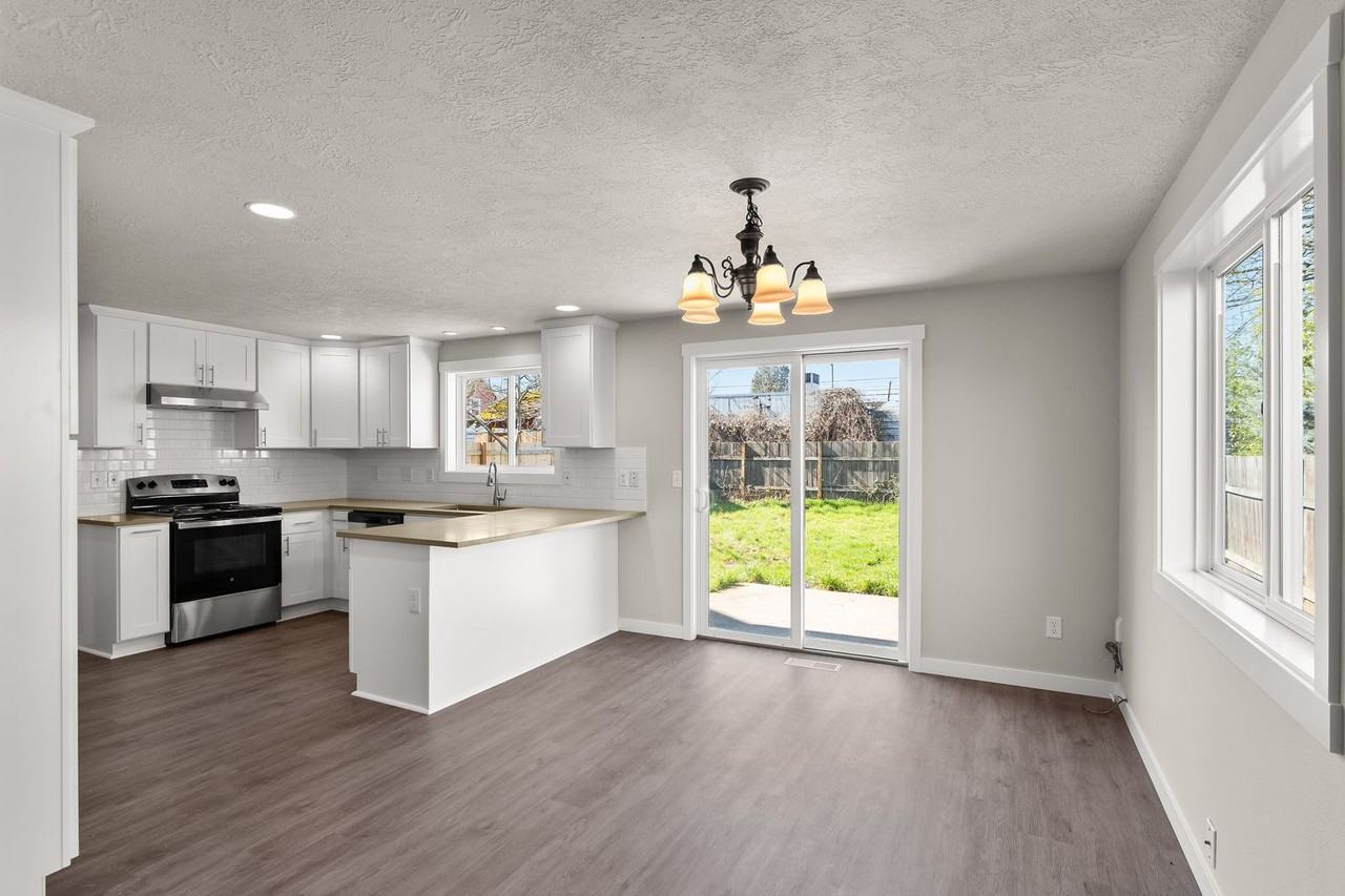 5649 Se 83rd Ave - Photo 3 of 19