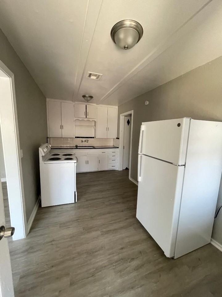 1008 Arkansas St - Photo 4 of 12