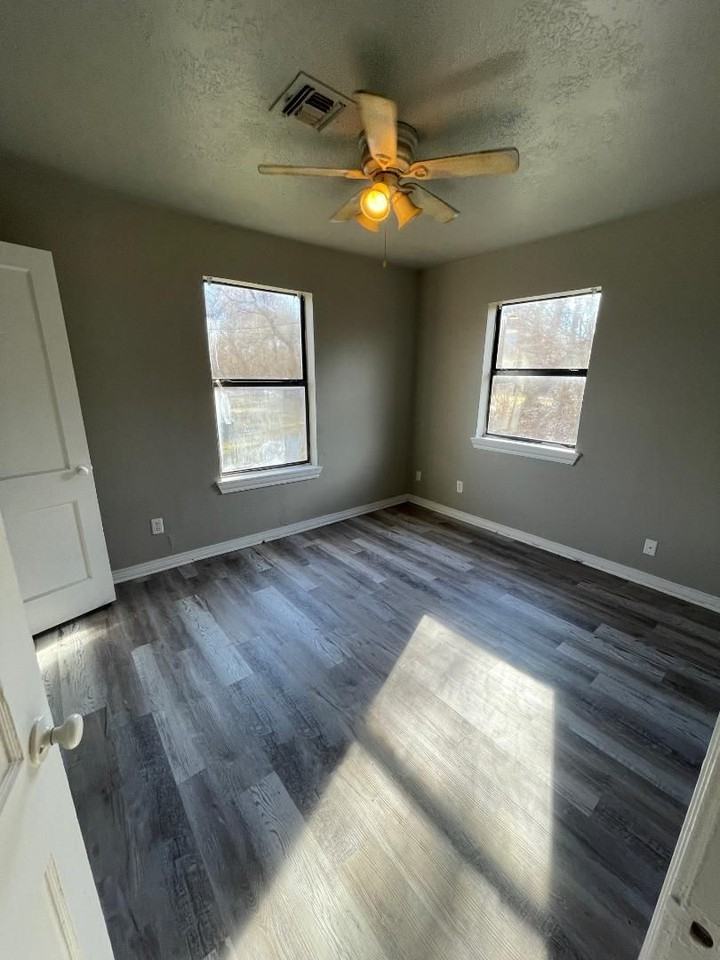 1008 Arkansas St - Photo 5 of 12