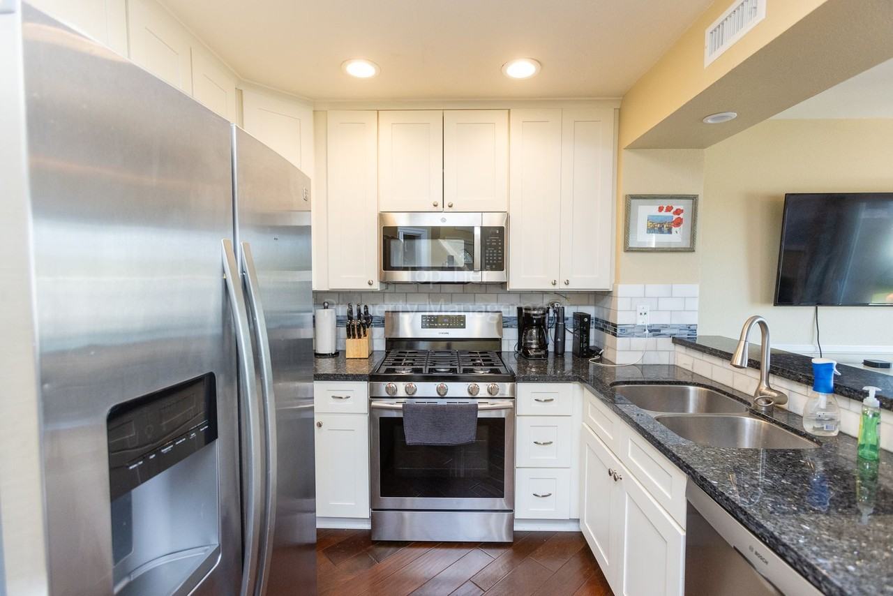 429 Florencia Ln - Photo 7 of 24