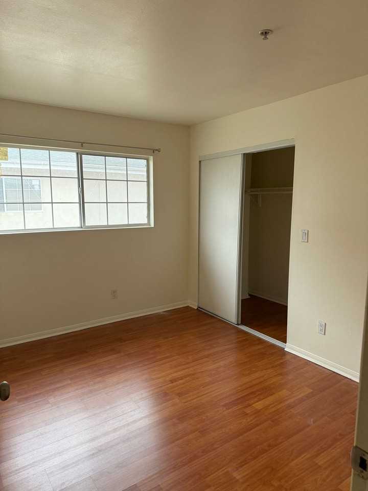 1638 W 227th St #4 - Photo 2 of 10