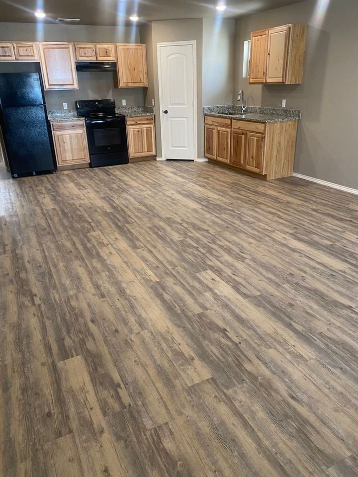 2204 E Main St - Photo 3 of 11