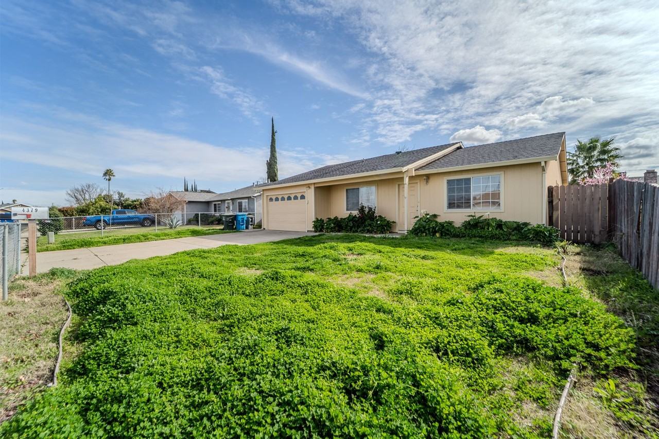 4379 Evelyn Dr - Photo 3 of 14