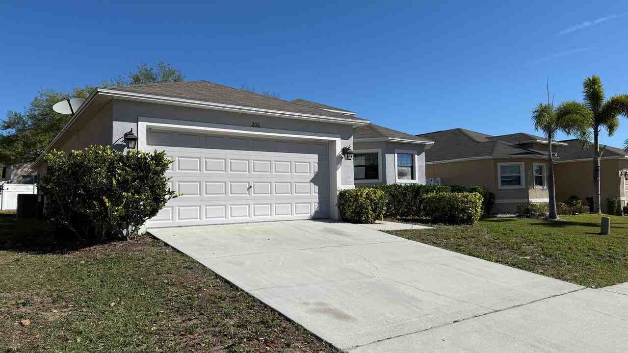 206 Towerview Dr E - Photo 3 of 25