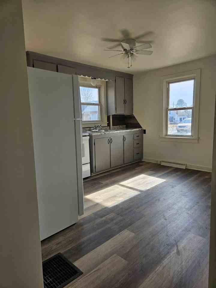 101 N Forrest St - Photo 3 of 15