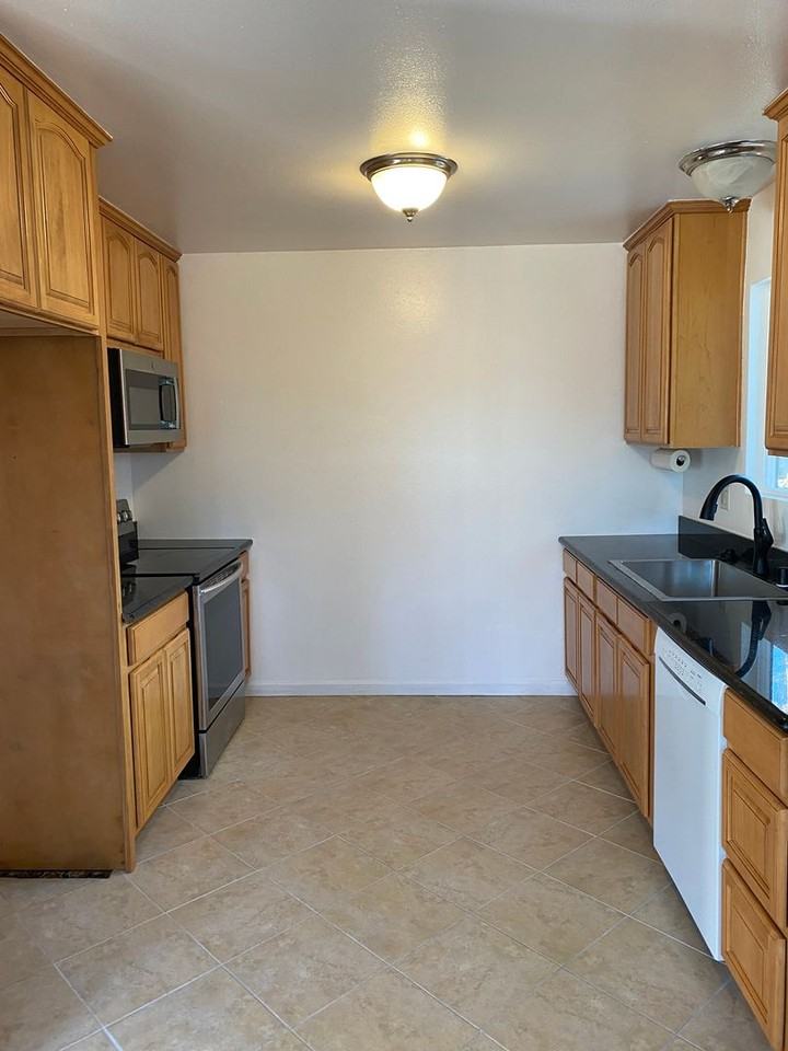 2330 Christian Ave - Photo 3 of 13