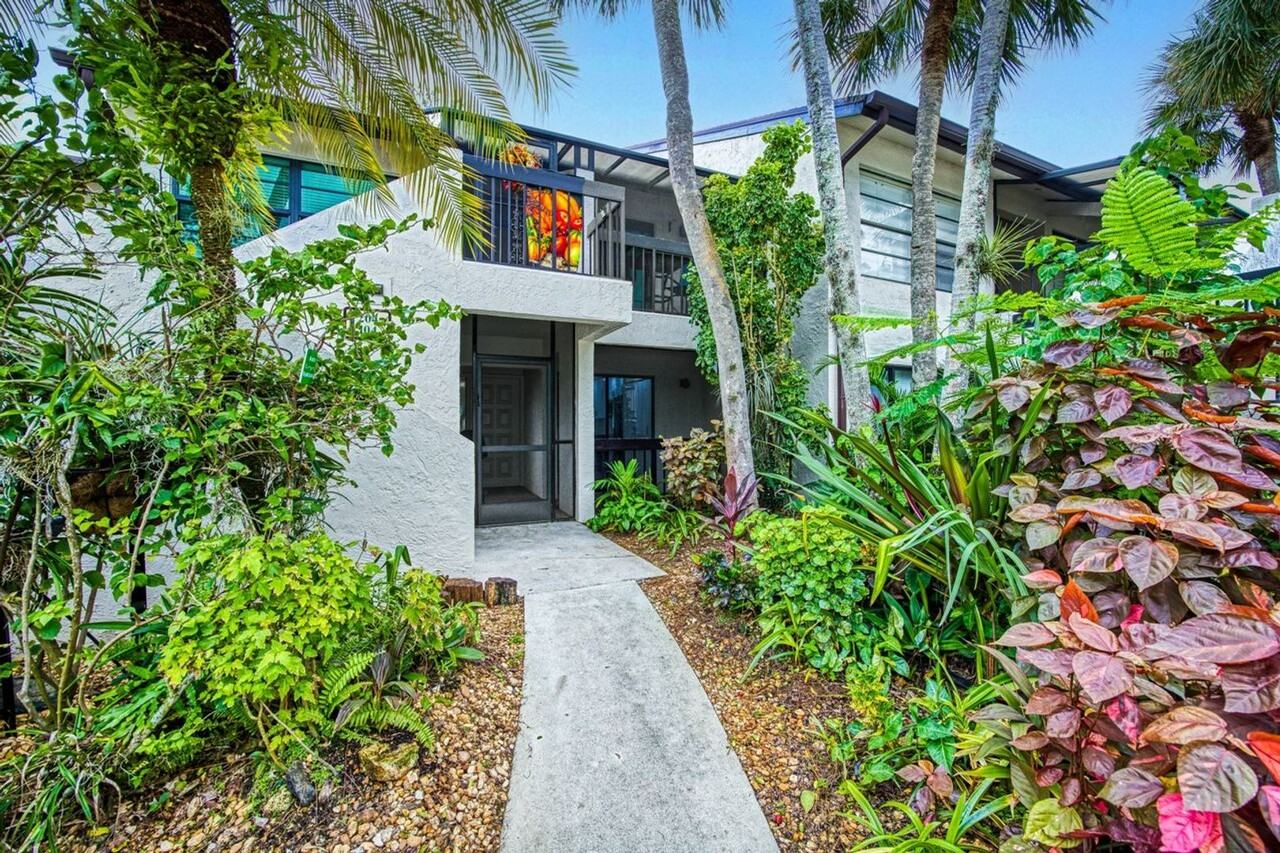 1798 Kings Lake Blvd #104 - Photo 4 of 39