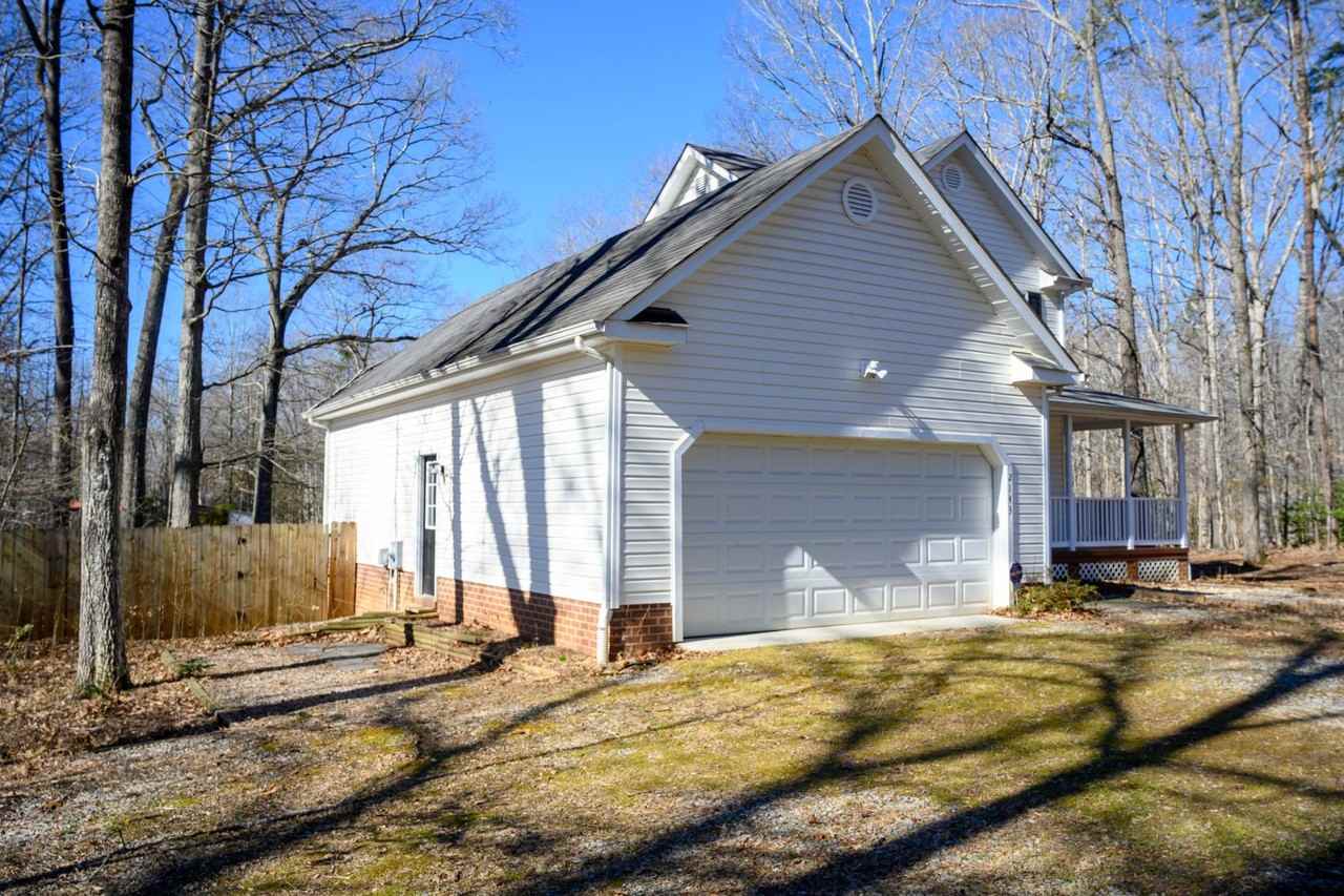 2143 Mountain View Road - Photo 2 of 28