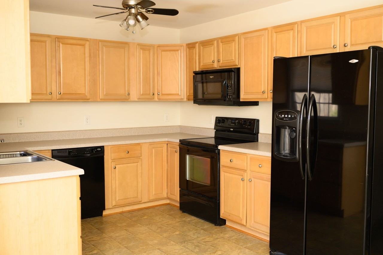 2143 Mountain View Road - Photo 3 of 28