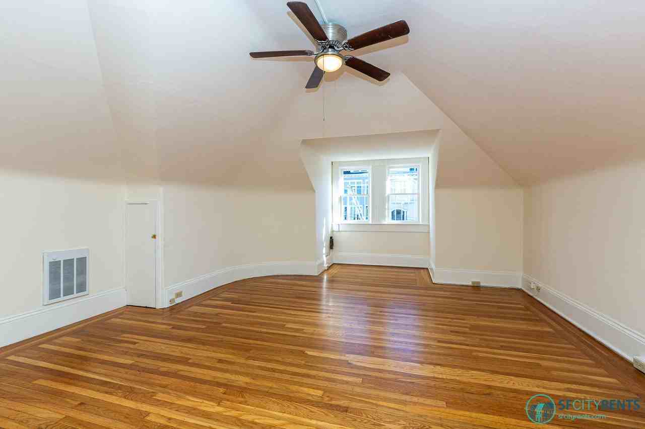 2264 Green St. - Photo 2 of 11