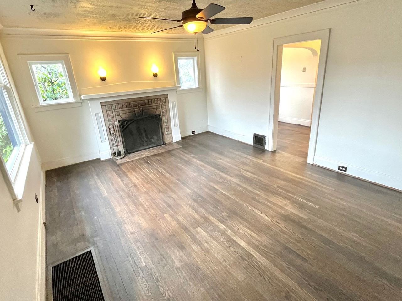 1005 Ne Killingsworth St - Photo 3 of 26