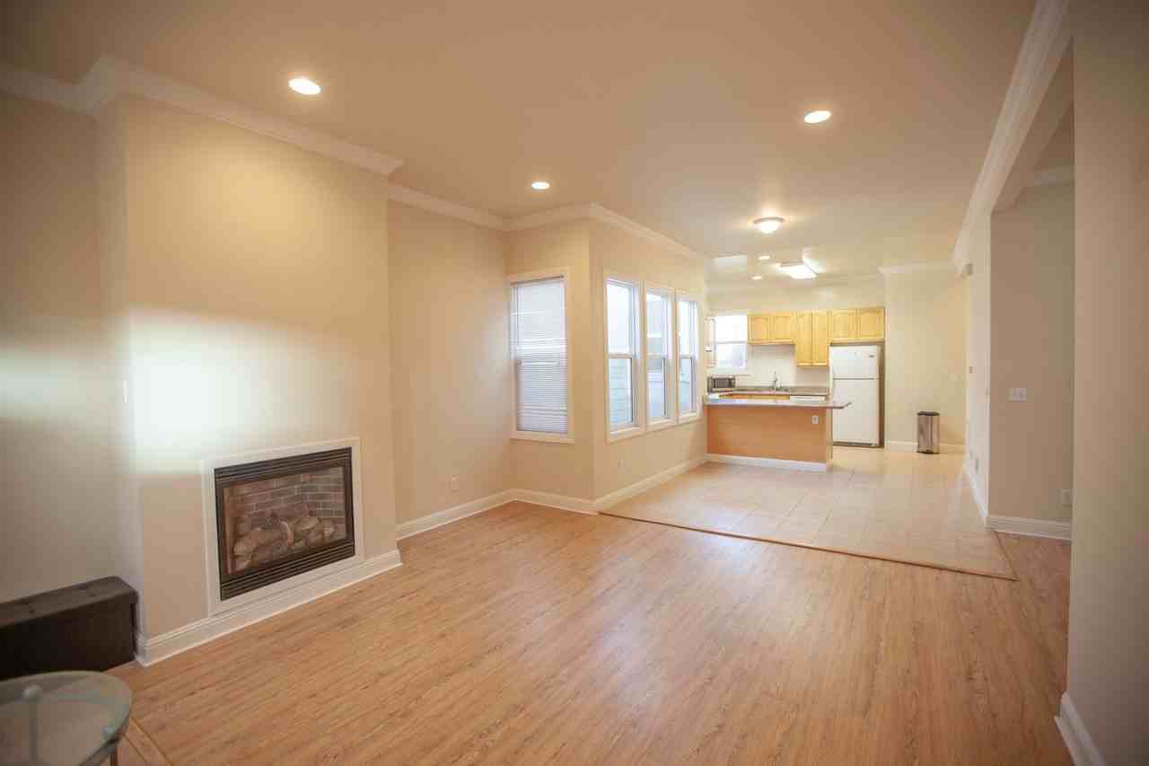 222 Sadowa St - Photo 2 of 17