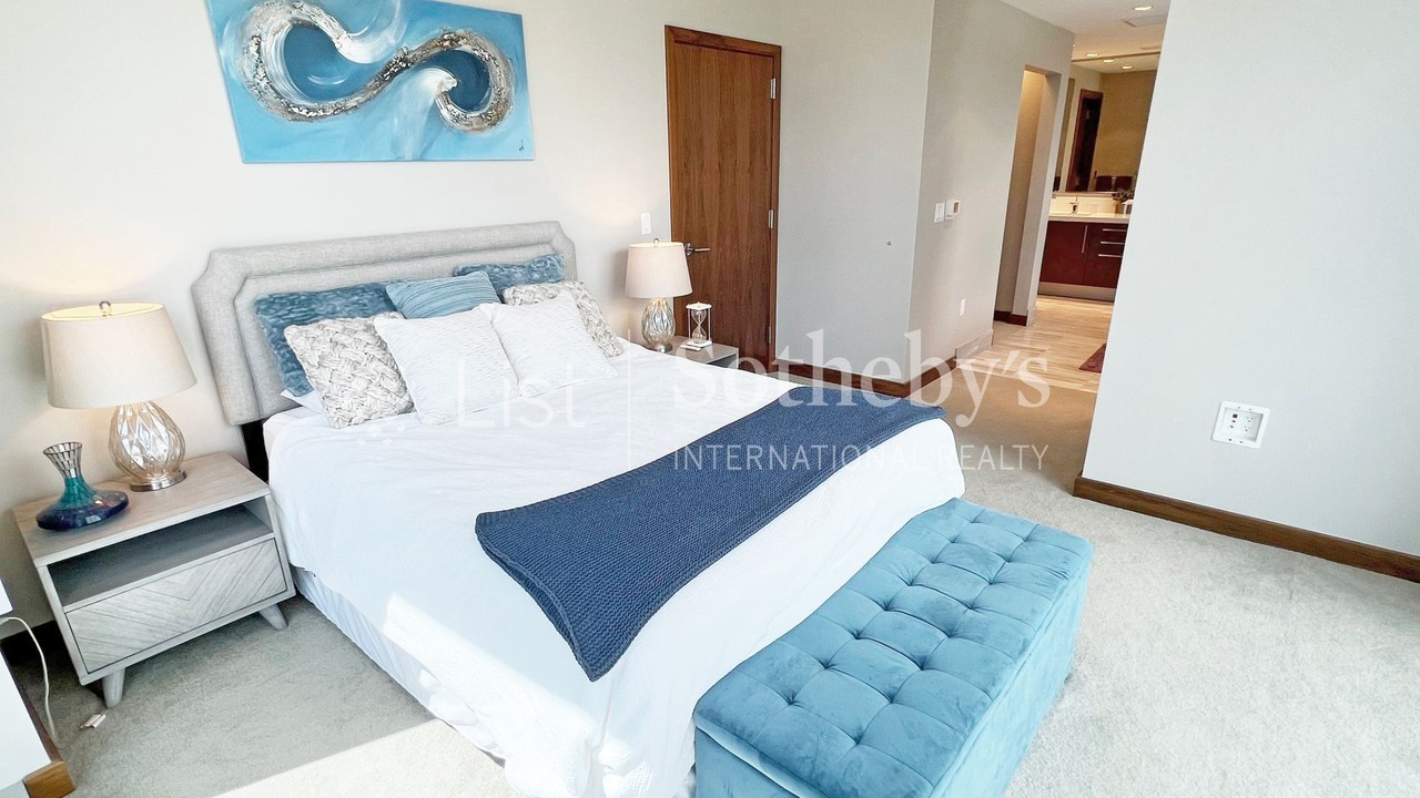 1555 Kapiolani Blvd #910 - Photo 6 of 25