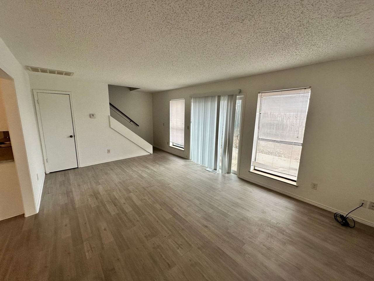 8714 Rayburn Ave - Photo 2 of 14