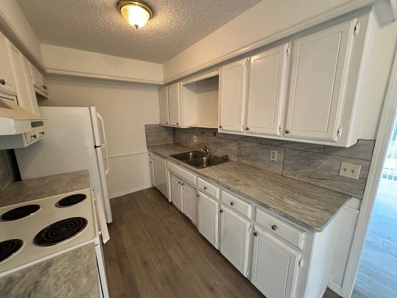 8714 Rayburn Ave - Photo 3 of 14