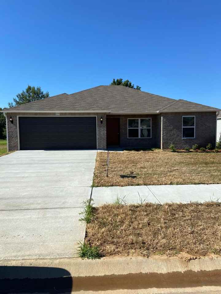 1775 Raden St - Photo 4 of 20
