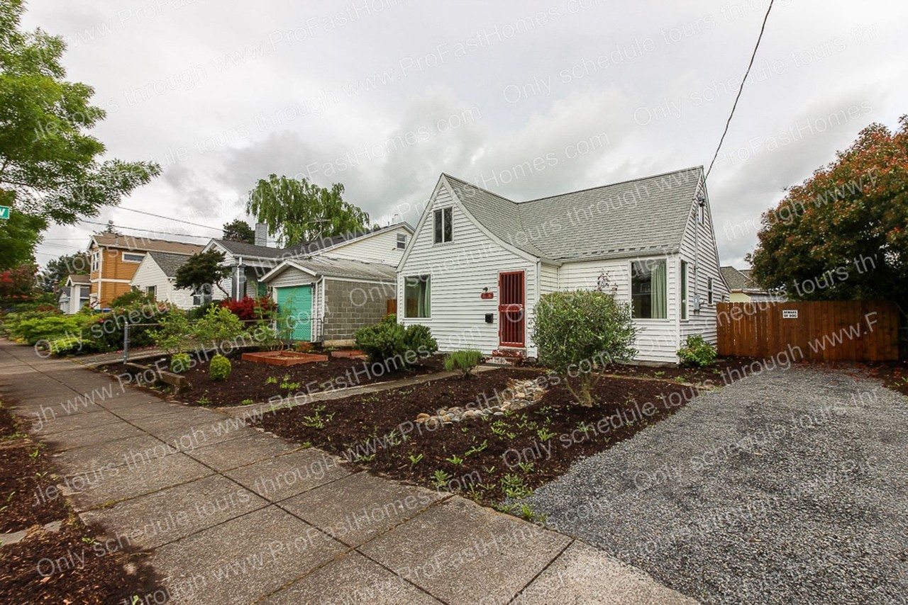 855 Ne Rosa Parks Way - Photo 2 of 15