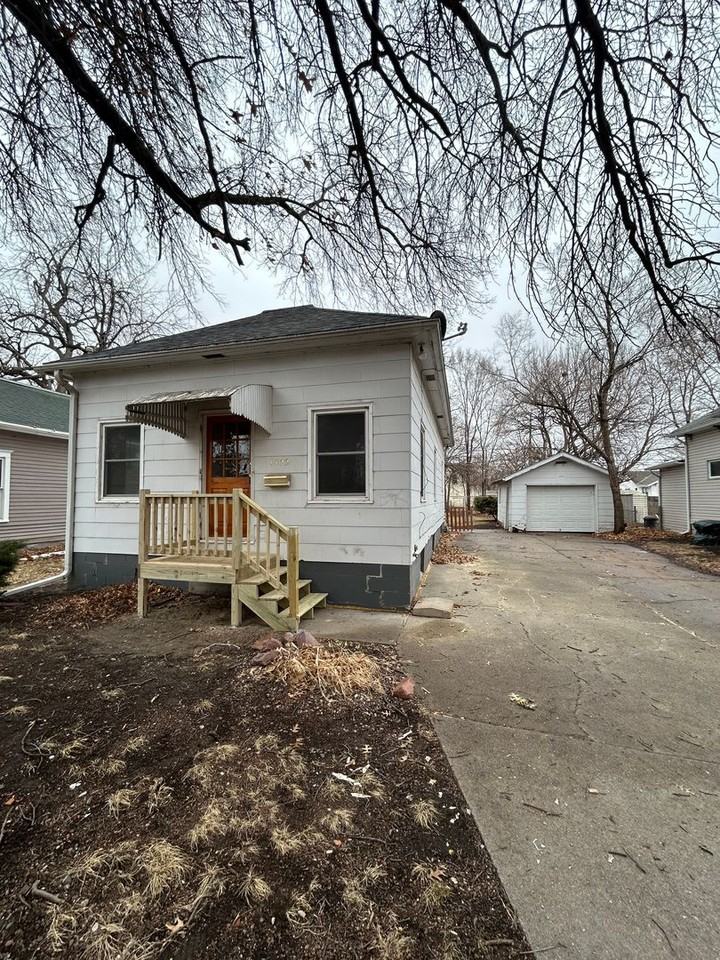 1422 N 25th St - Photo 2 of 14