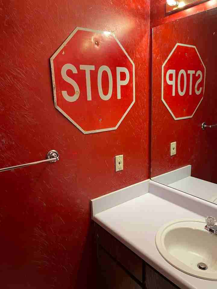 168 E University Dr - Photo 4 of 12