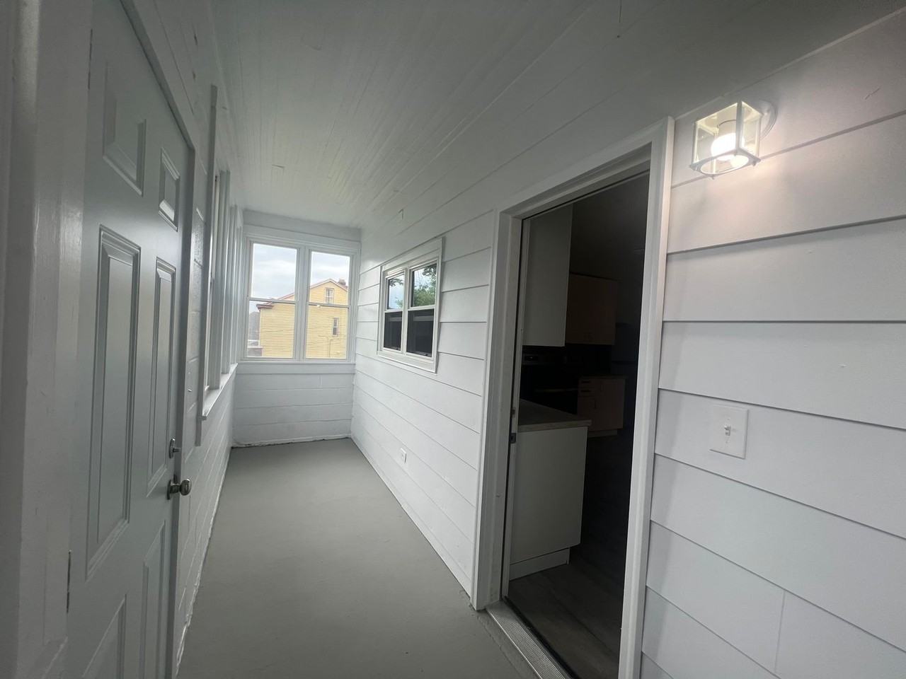 119 Clover St - Photo 4 of 20