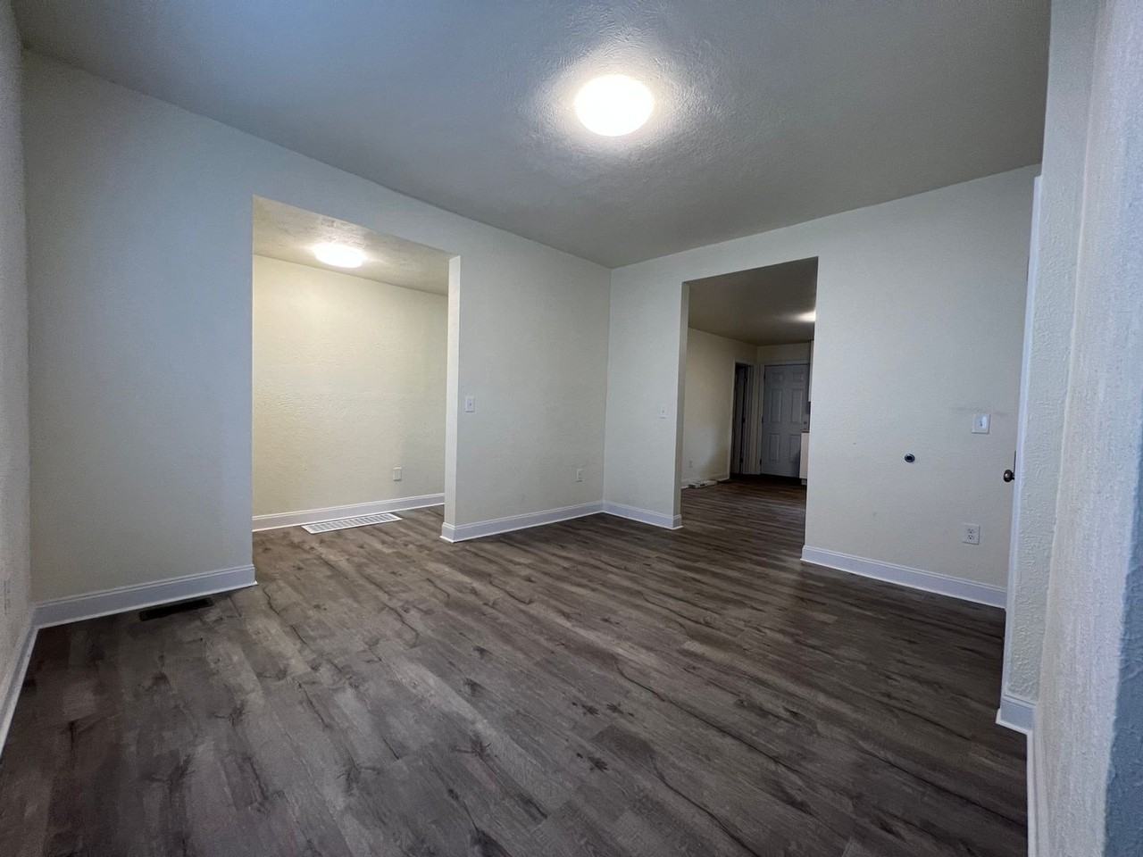 119 Clover St - Photo 5 of 20