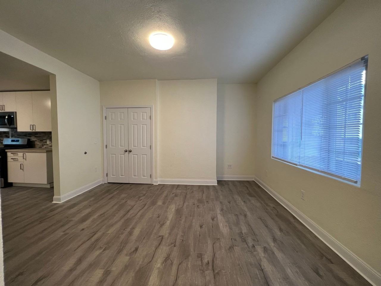 119 Clover St - Photo 2 of 20