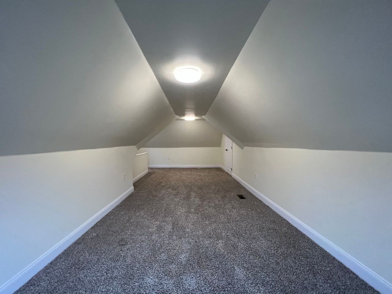 119 Clover St - Photo 7 of 20