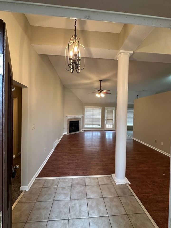 10144 Lynham Dr - Photo 2 of 19
