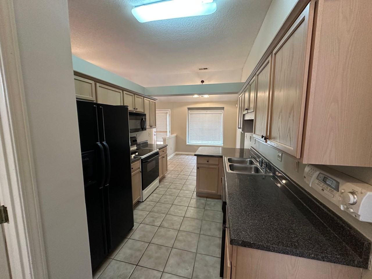 10144 Lynham Dr - Photo 6 of 19