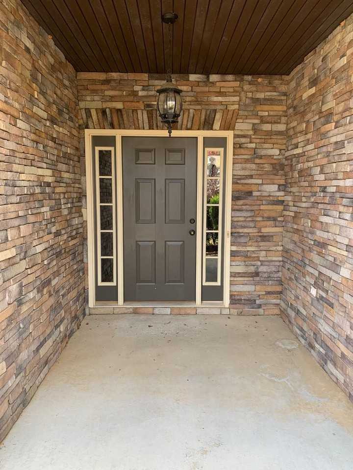 1329 Tulip Ct - Photo 2 of 9