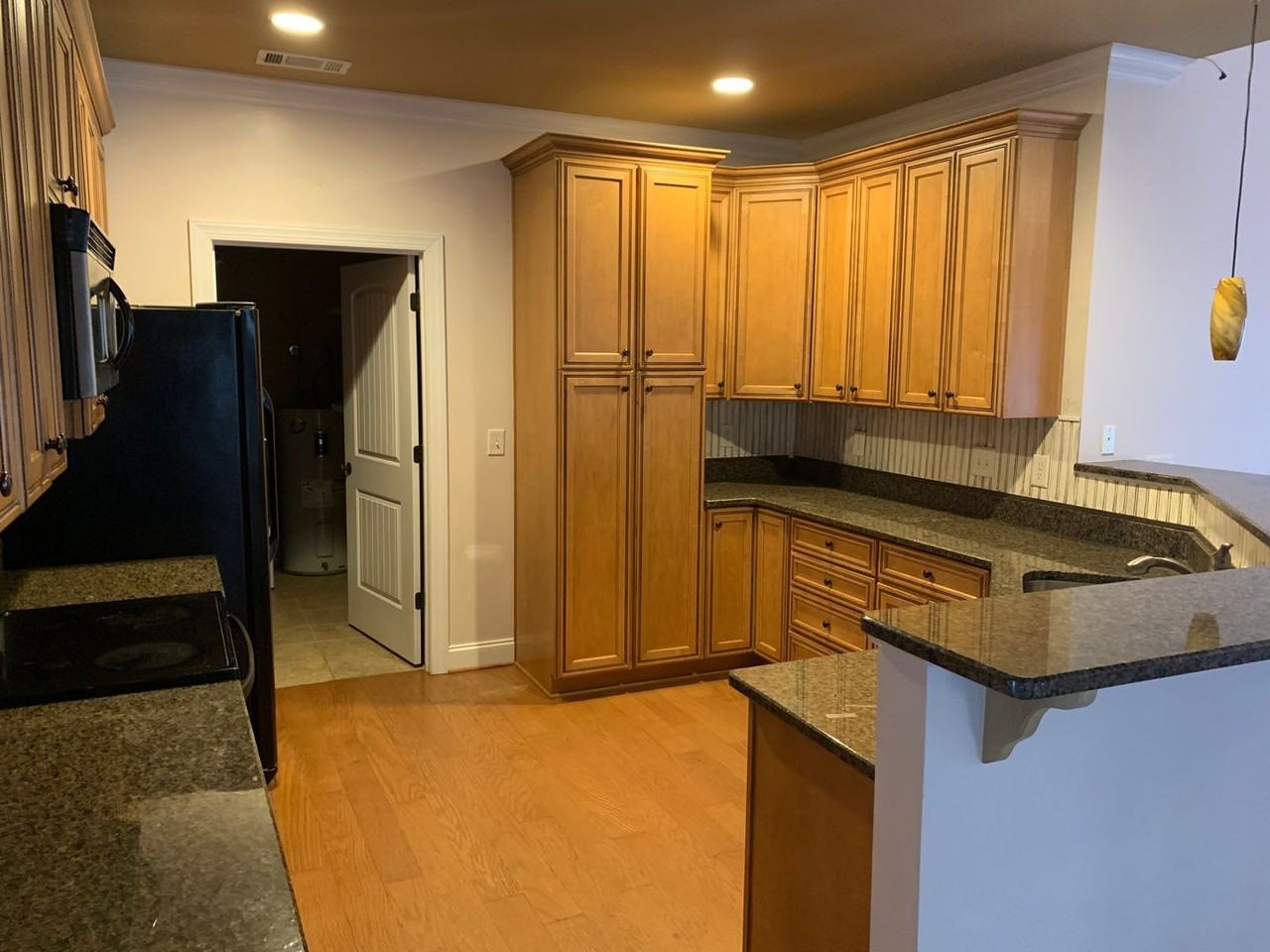 1329 Tulip Ct - Photo 5 of 9