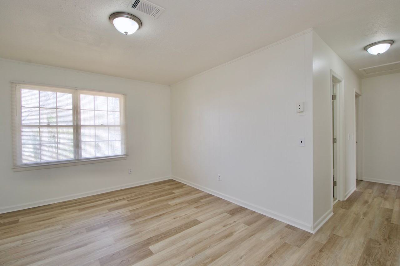 306 Wittel Ave - Photo 3 of 25