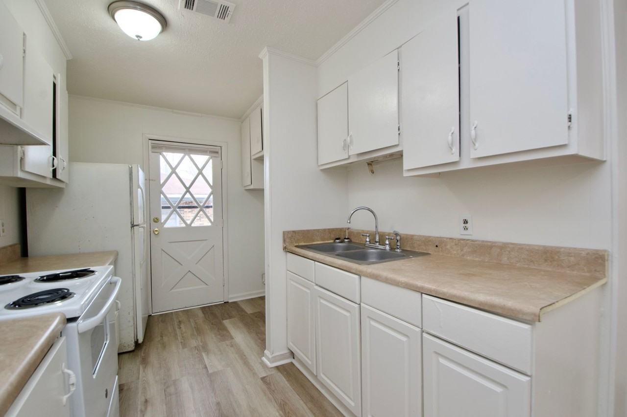 306 Wittel Ave - Photo 7 of 25