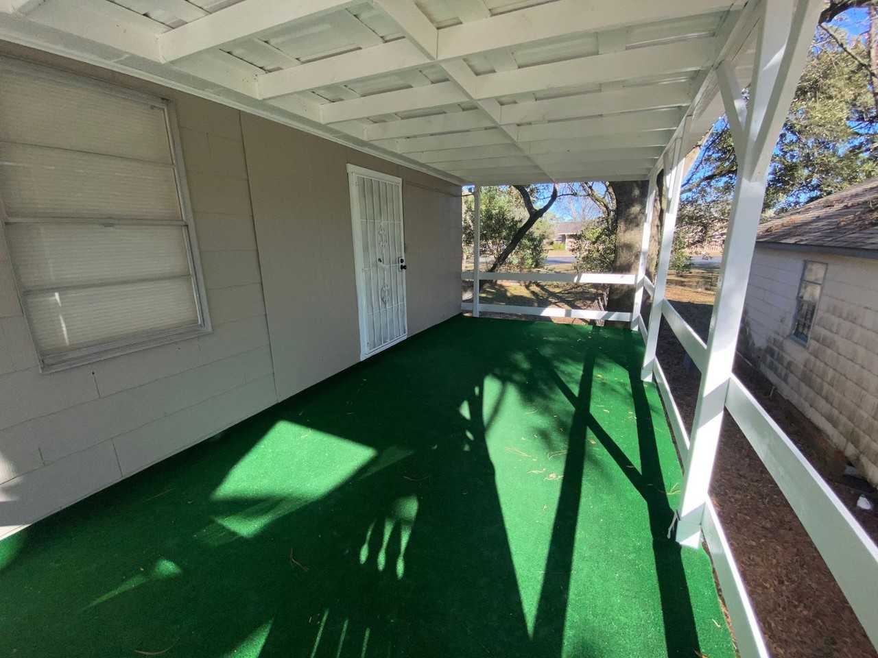 3258 Blackwell Dr - Photo 3 of 9