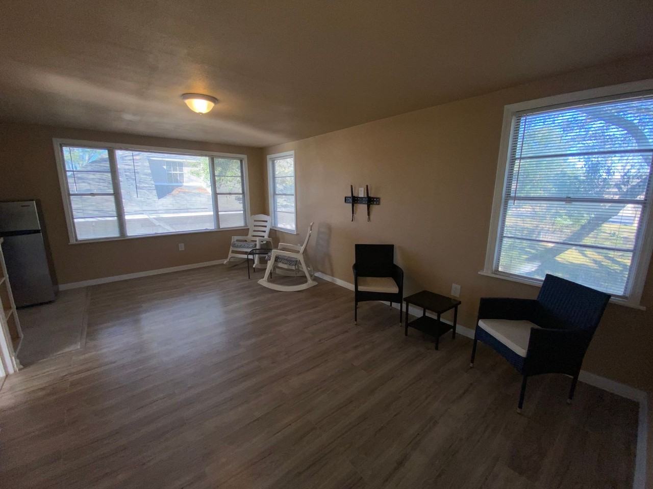 3258 Blackwell Dr - Photo 4 of 9
