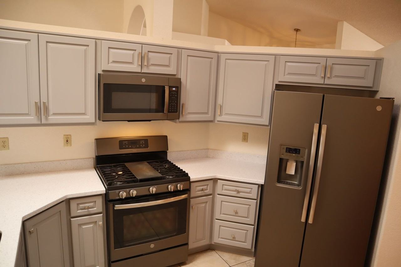 5104 Colina Way - Photo 4 of 50