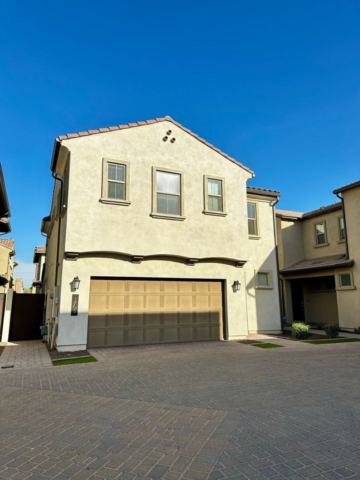 1703 S Wallrade Ln - Photo 3 of 42