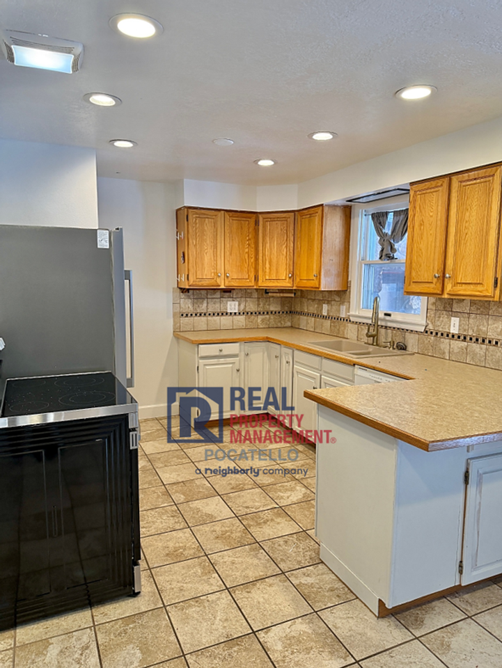 163 Fairmont Ave - Photo 4 of 30