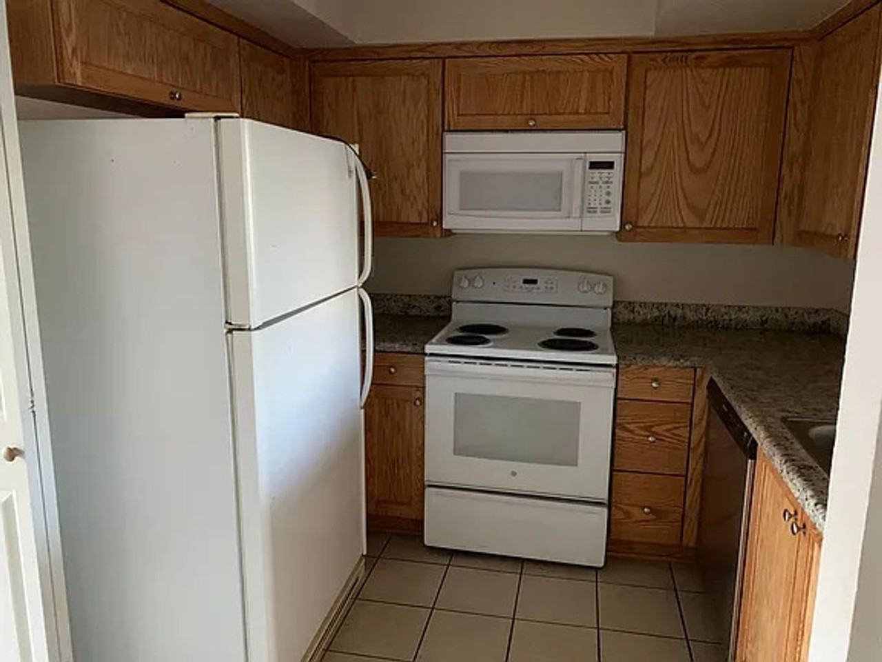 1424 Everton Pl - Photo 2 of 6