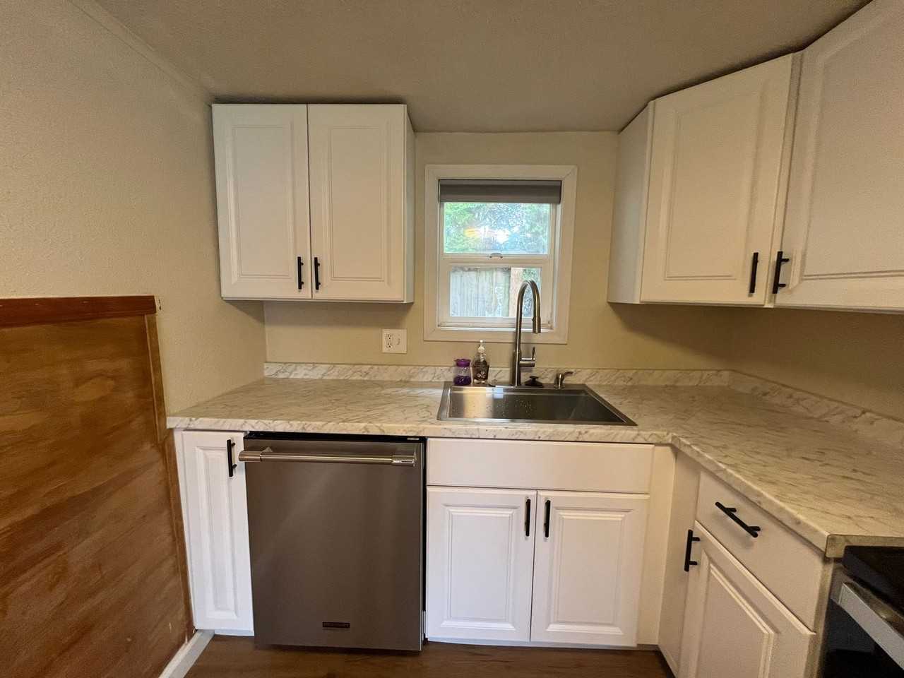 13625 Se Rhine St - Photo 5 of 23