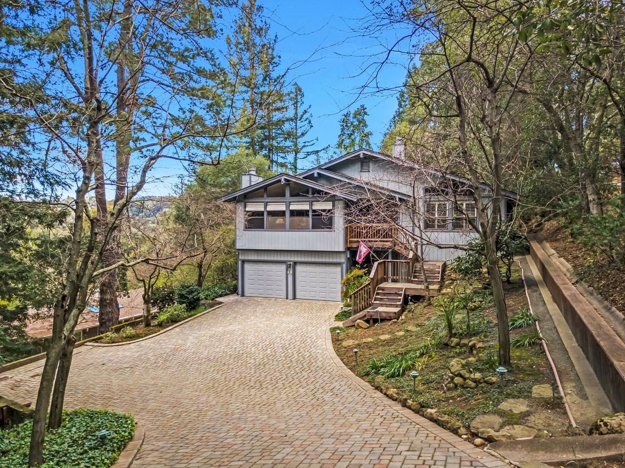 3934 Woodside Ct - Photo 3 of 50