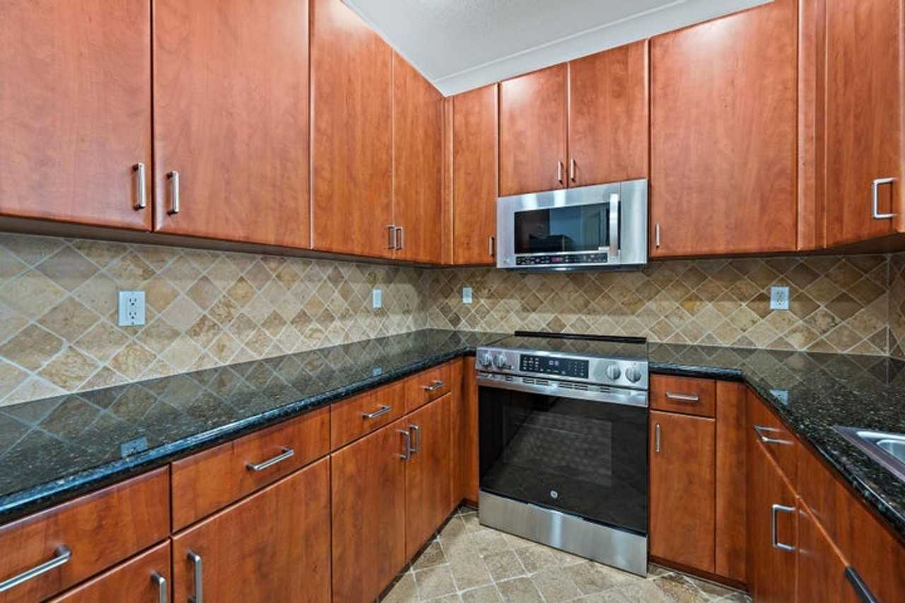 4344 Main St - Photo 3 of 19